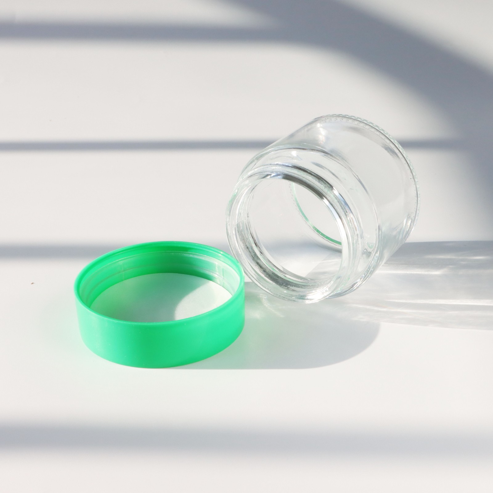 Pre-roll tubes come in various sizes and capacities to accommodate different types of pre-rolled joints, ranging from single pre-rolls to multiple joints in a single tube.