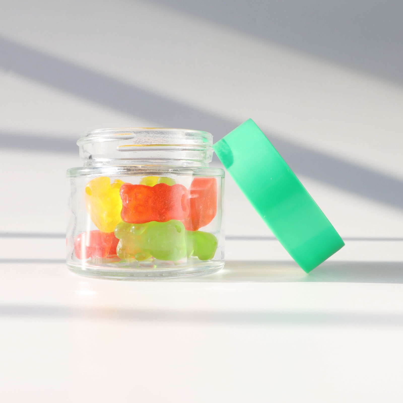 Cube Glass Concentrate Jar 5 ml w/ Black Child Resistant Cap - 250 Count.