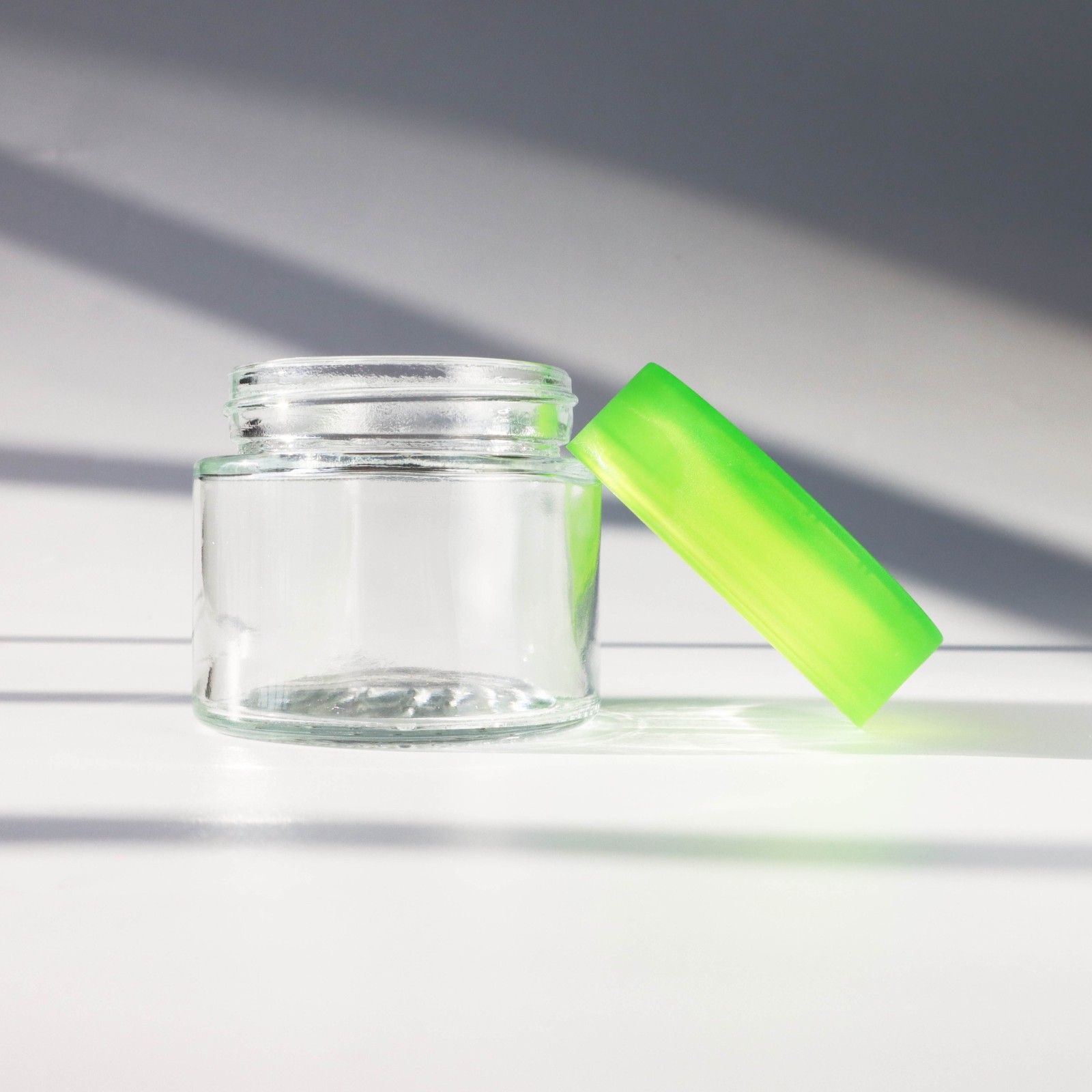 Our stackable, numbered trays lock in each concentrate container to support your everyday business operations from transportation to inventory reconciliation.